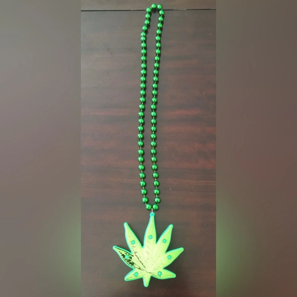 Light Up Flashing Pot Leaf.